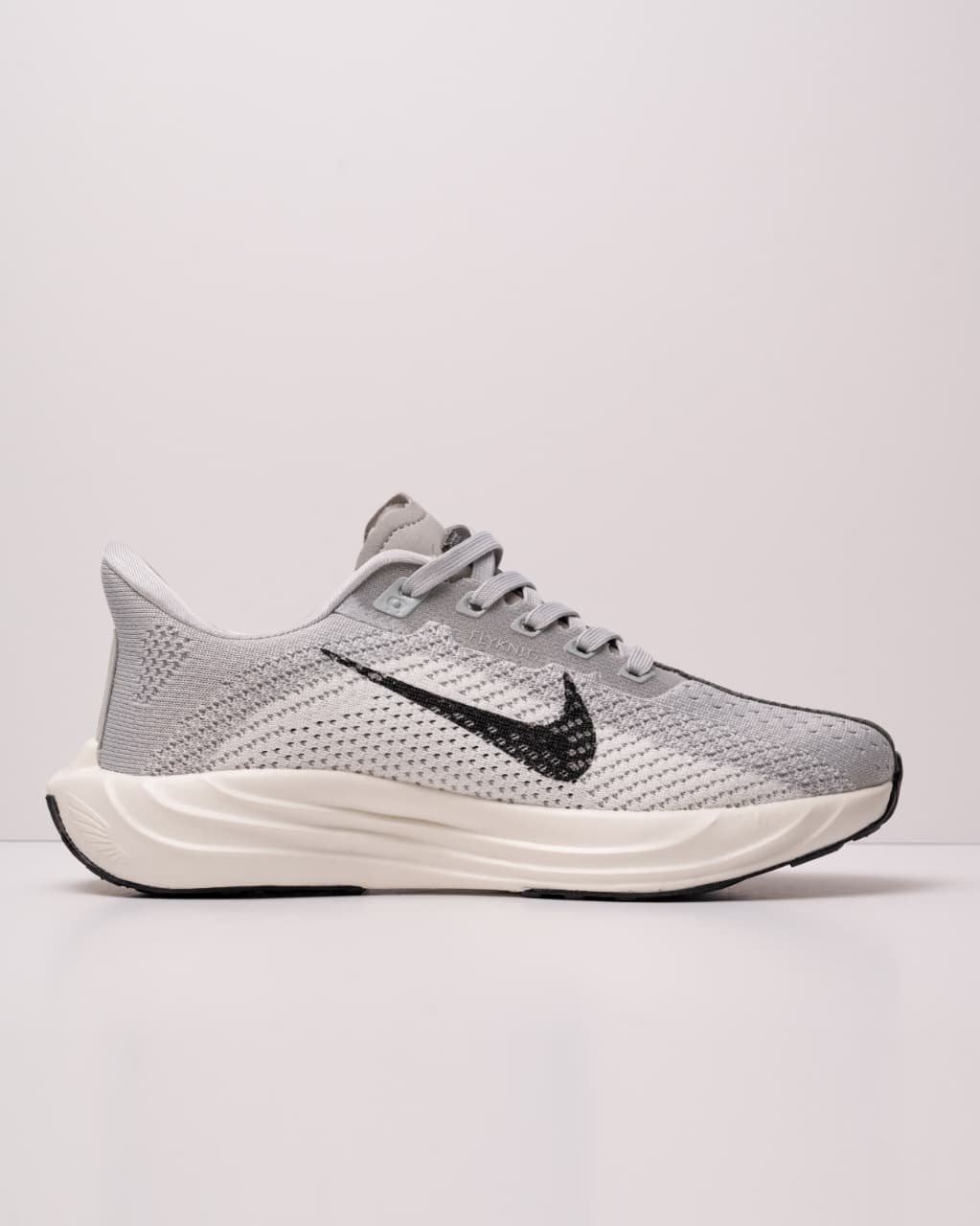 Nike Pegasus Plus road in grey college grey